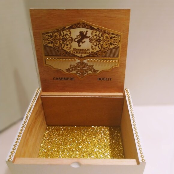 Suenos de Saundra Upcycled, White Esteban Carreras Cigar Box, Storage/ Home Deco - Picture 4 of 10